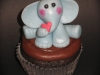 Valentine's Day cupcake ideas - elephant with a hear