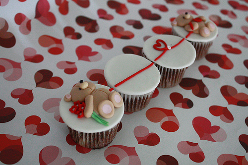 Valentine's Day cupcake ideas that tell a love story