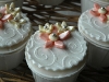 daisy-wedding-cupcake-ideas.jpg