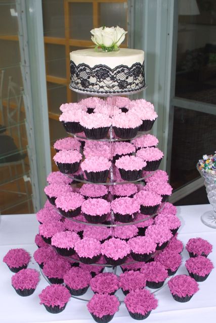wedding pic ideas with black lace